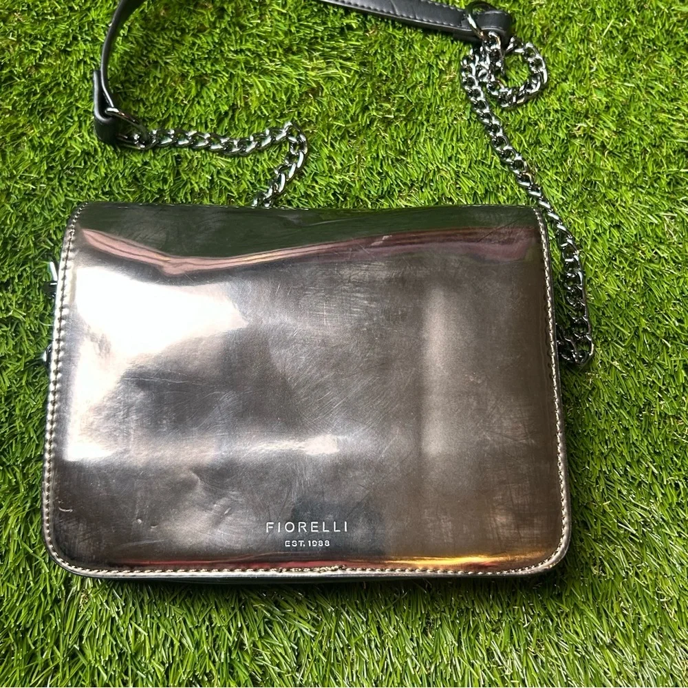 Fiorelli Metallic Silver Black Crossbody Bag Star Logo Chain‎ Strap Handbag